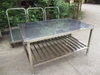 Bàn thao tác inox